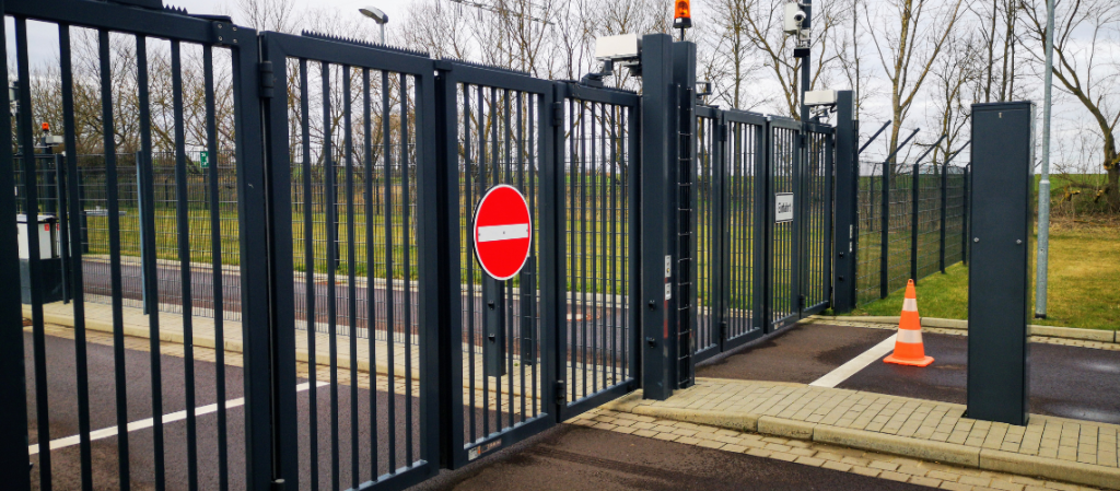 The Practical Benefits of Swing Gates for Small Homes and business